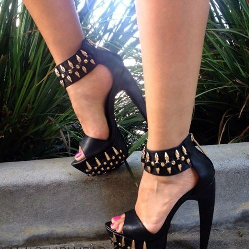 Platform Heels Sandals-Hardware detailed