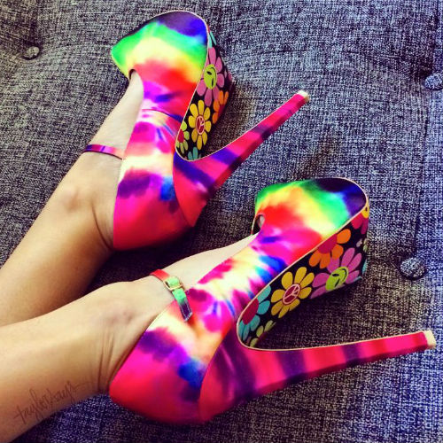 Taylor Says 2DyeFor T-Strap Heels