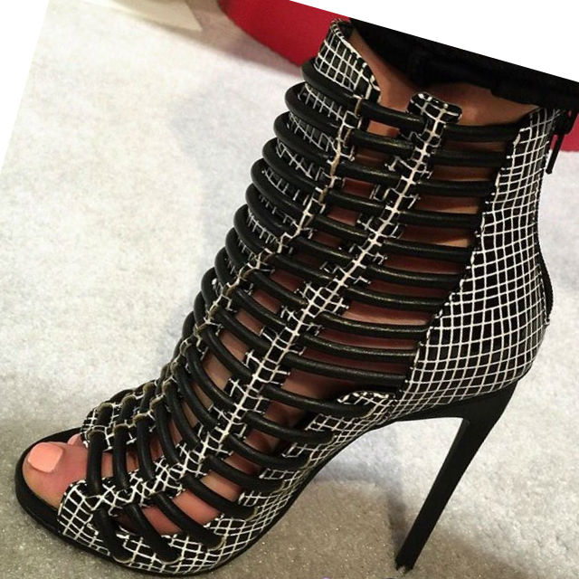 Luichiny Crunch Time Strappy Sandals